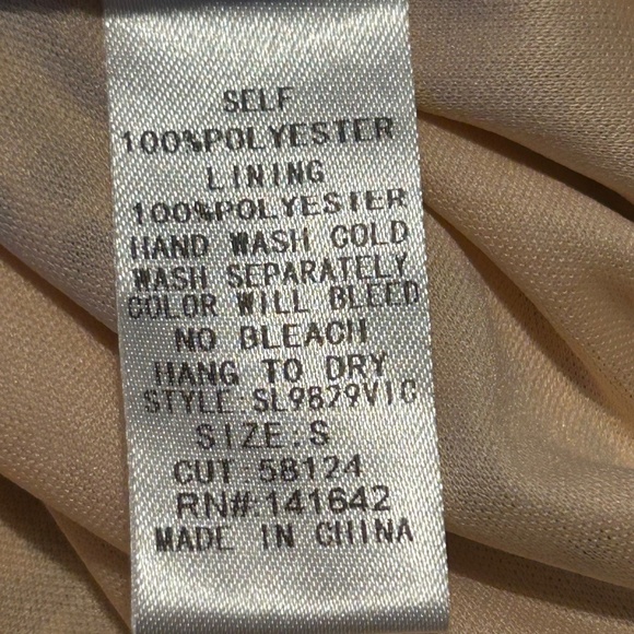 She + Sky Shorts Romper Animal Print V-Neck Peekaboo Back Slit Size S - Picture 10 of 10